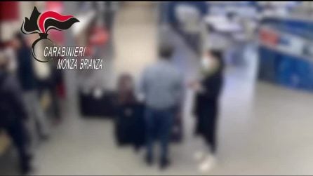 Si fingono clienti e rubano valigie nelle hall di alberghi di lusso, arrestate due persone