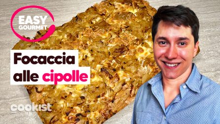 Focaccia soffice con cipolle e scamorza: la ricetta da provare subito!