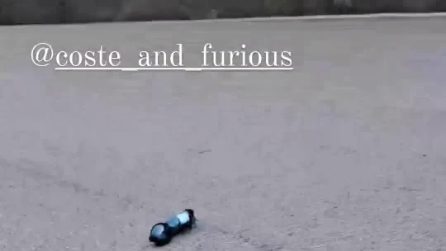 "Sabotano l'asfalto per farci cadere": l'olio esausto sulla strada nel video dei motociclisti