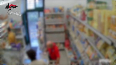 Miinaccia col piccone il fratello: vuole i soldi per la droga, fermato