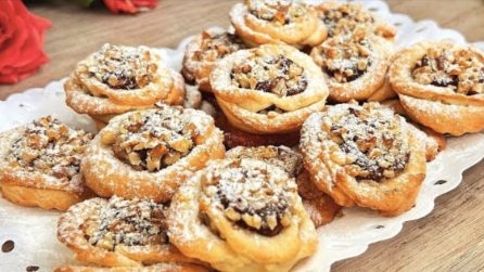 Roselline alla frutta secca: la ricetta dei biscotti belli e deliziosi