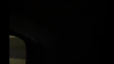 Non si ferma all'alt: fugge dall'Eur all'Aurelia senza patente, poi si schianta su un'auto