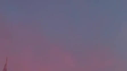 Il video dei tifosi del PSG in piazza Duomo: cori e fumogeni prima della partita con il Milan