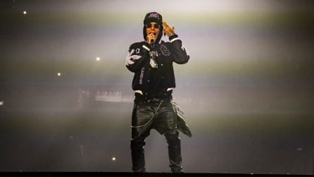 Sfera Ebbasta canta le sue hit alla $€ Special Night e annuncia l'album