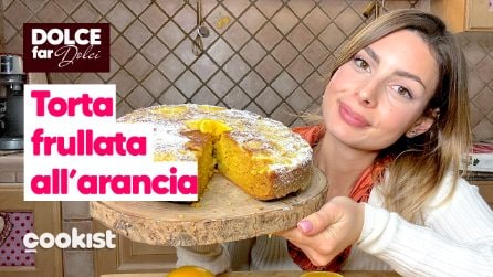 Torta frullata all'arancia: il dolce soffice e profumato da provare subito!