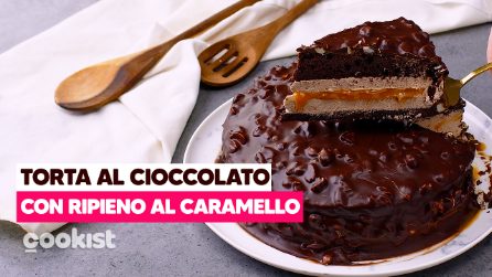 Torta al cioccolato ripiena al caramello: cremosa e ricca di gusto!