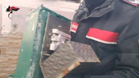 Nel Parco Verde di Caivano la droga nascosta nella cassetta delle lettere modificata
