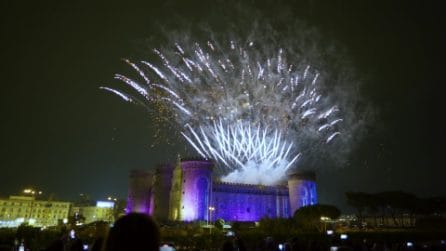 La magia Disney a Napoli: lo spettacolo sul Maschio Angioino dal drone