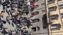 A Roma il corteo del M5s contro le armi, il partito di Conte: "Più di 100mila persone in piazza"