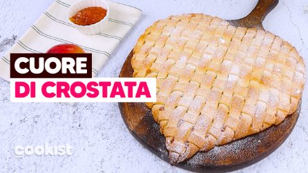 Crostata di mela a forma di cuore: perfetta da preparare a San Valentino!