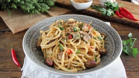 Spaghetti poveri: la ricetta del primo piatto facile, veloce e saporito