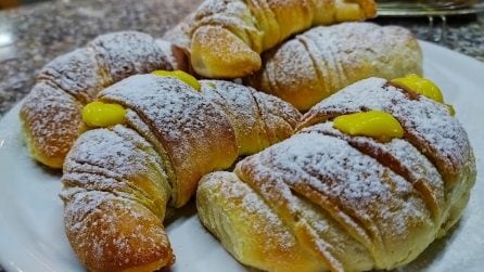 Cornetti sfogliati fatti in casa: la ricetta per averli davvero golosi
