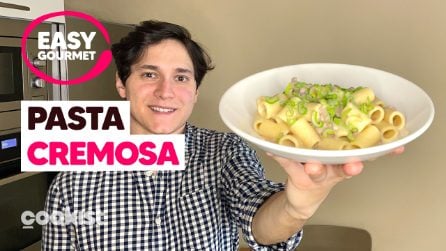 Pasta con crema di patate e salsiccia: il piatto facile e goloso!