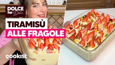Tiramisù alle fragole: la ricetta della fresca variante primaverile (senza caffè e senza uova crude)