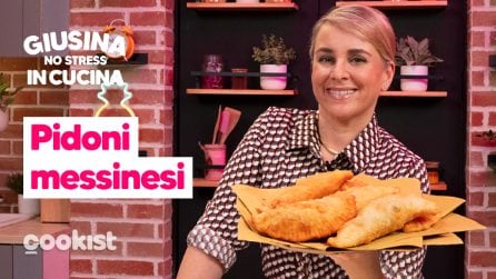 Pitoni messinesi (pidoni): la ricetta dei panzerotti ripieni siciliani croccanti e pieni di bolle