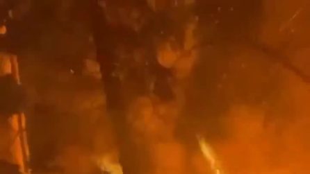 Il video del momento dell'attacco russo a Kharkiv