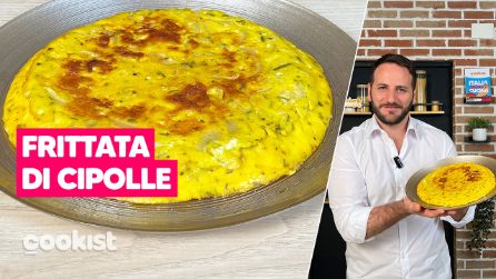 Frittata di cipolle: la ricetta salvacena con i trucchi per farla saporita e girarla senza romperla!