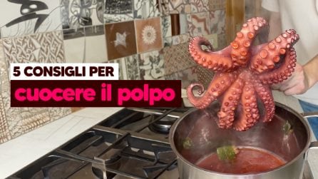 5 CONSIGLI PER CUOCERE IL POLPO: come farlo venire TENERO ed evitare che si indurisca 🐙