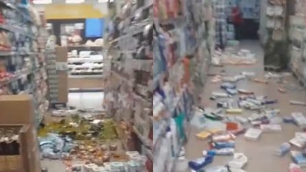 Terremoto ai Campi Flegrei, supermercato a Pozzuoli danneggiato dalla scossa