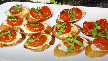 Bruschette italiane ai pomodorini