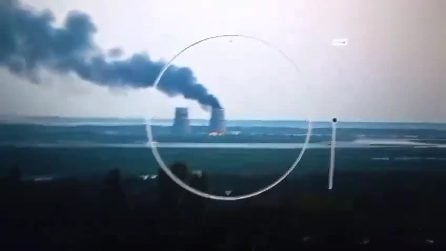 Ucraina, le immagini dell'incendio nella centrale nucleare di Zaporizhia