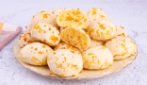 Pão de Queijo: il pane al formaggio brasiliano che conquista tutti!