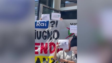 Presidio in Rai contro il silenzio sul Referendum: "Sappiamo eleggere un papa, non come votare"