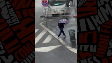 Nubifragio a Milano, bomba d'acqua sulla città: i video e le foto delle strade allagate