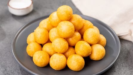 SFERE DI PARMIGIANO: 2 ingredienti per delle palline sfiziose e croccanti!