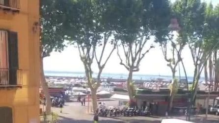 I bus scoperti della Festa Scudetto del Napoli arrivano in città