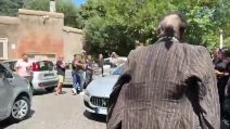 I funerali di Alvaro Vitali: l'arrivo del feretro alla chiesa di San Pancrazio a Roma
