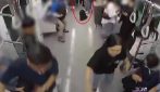 Sud Corea, uomo dà fuoco a una carrozza della metropolitana di Seul: panico a bordo