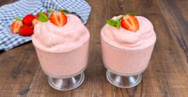 Whipped STRAWBERRY CREAM: it will be better than ICE CREAM!