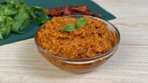 DRIED TOMATO PESTO: easy and delicious