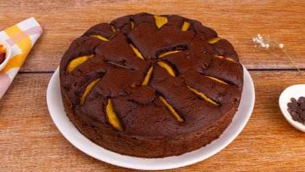 PEACH AND CHOCOLATE CAKE: soft and fragrant!