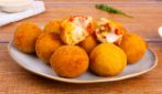 BELL PEPPER BALLS: a delicious vegetarian recipe, both fried and baked!