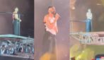 Durante L'essenziale Marco Mengoni canta Ordinary World dei Duran Duran al Maradona di Napoli