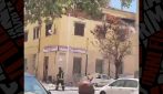 Sassari, esplosione in una palazzina: sventrato il tetto di una mansarda. Un ferito