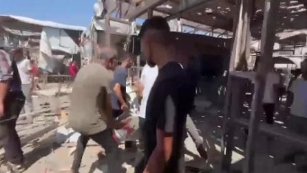 Israele bombarda un caffè frequentato da giornalisti a Gaza: almeno 40 morti