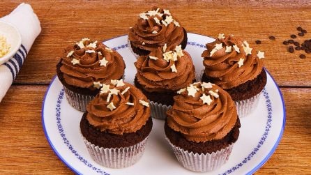CUPCAKE AL CIOCCOLATO: i dolcetti golosi perfetti per merenda e colazione!