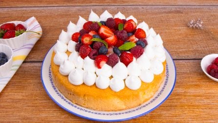 TRES LECHES CAKE: the creamy and light Spanish dessert!