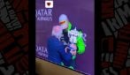 La figlia di Hulkenberg esulta davanti alla tv vedendo il suo papà salire per la prima volta sul podio