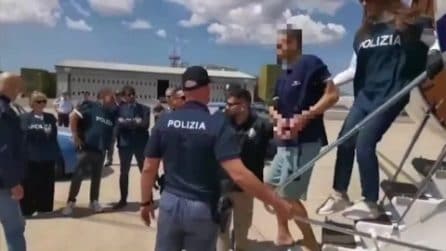 Kaufman portato in ospedale dopo aver dato in escandescenze sul volo per l'Italia: cosa è successo