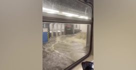 Binari come fiumi nella metropolitana di New York