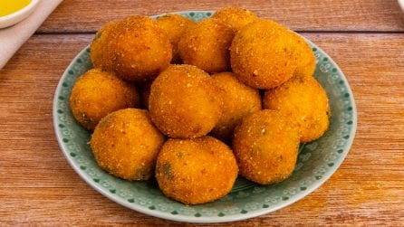 POTATO AND ZUCCHINI BALLS: delicious as an appetizer!