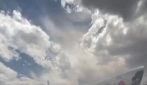 USA: il boato, la ruota staccato e l'incendio, aereo evacuato durante il decollo a Denver