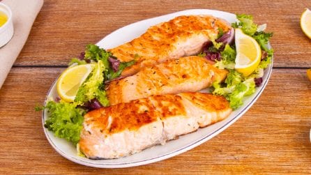 GRILLED SALMON: if you want a fish-based lunch, this is the perfect recipe!