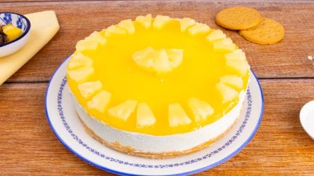 PINEAPPLE CHEESECAKE: a fresh and delicately flavored dessert!