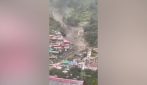 Valanga di fango travolge la città indiana di Dharali, si temono molte vittime (VIDEO)