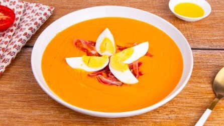 SALMOREJO: the typical cold velvety soup from Andalusia!